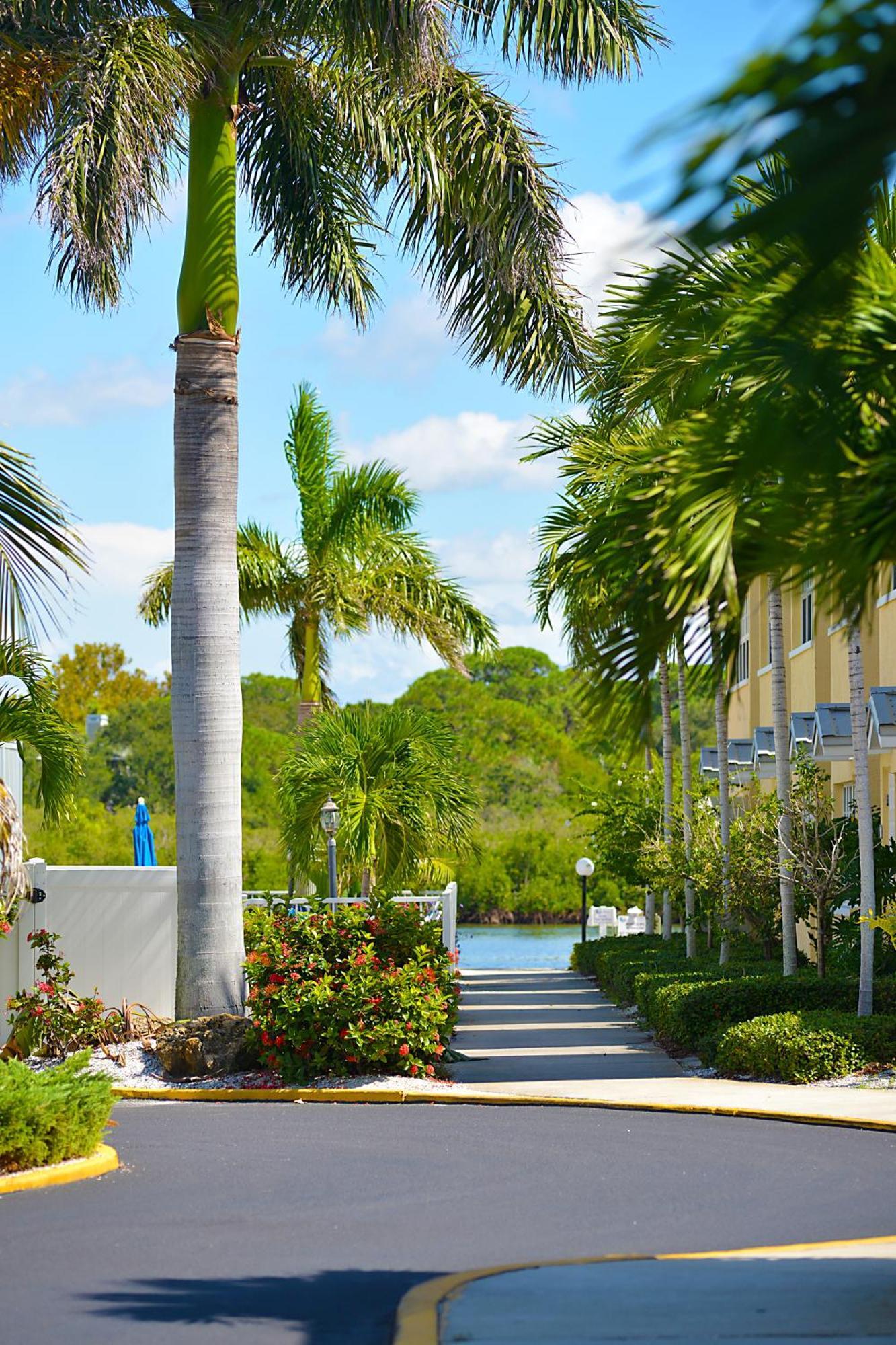 Barefoot Beach Resort Clearwater Beach Bagian luar foto
