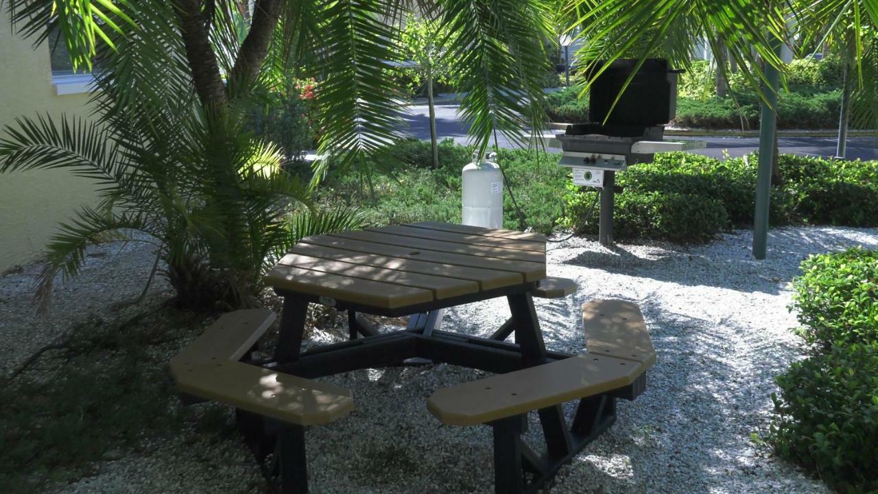 Barefoot Beach Resort Clearwater Beach Bagian luar foto